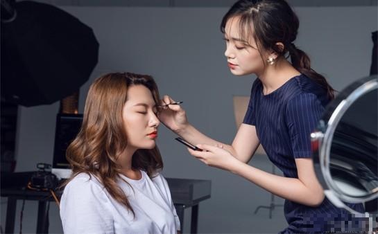 湖南杨柳化妆学校