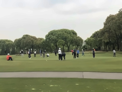 美华学校高尔夫课2.jpg