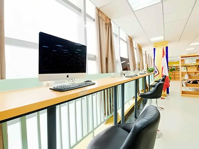 合肥高新中加学校图书馆