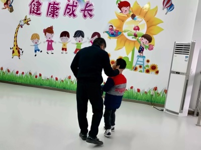 走进靖江儿童福利院.jpg