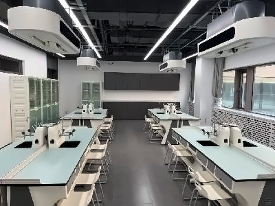 天津光华剑桥高级中学实验室