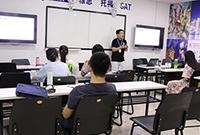 干净明亮的教室