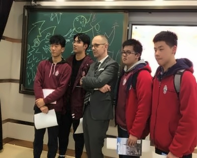 美国帕森斯设计学院前院长访问上海新和诺斯克劳斯国际高中