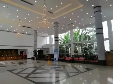 学校大厅.jpg
