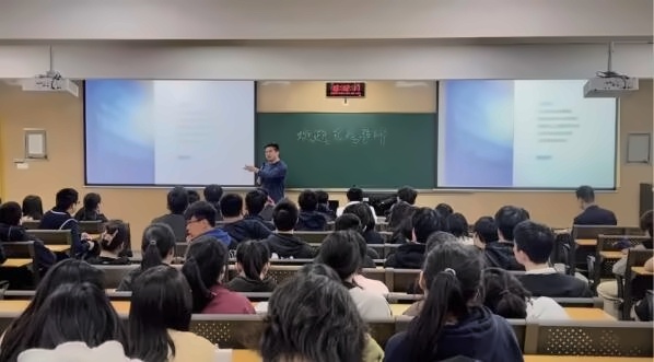 上外立泰剑桥太空学院活动.jpg
