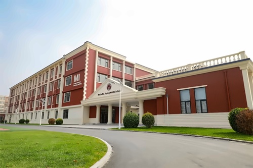 天津津英中学已正式更名为美达菲津英中学