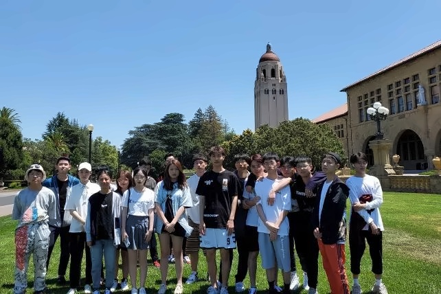 学生合影.jpg