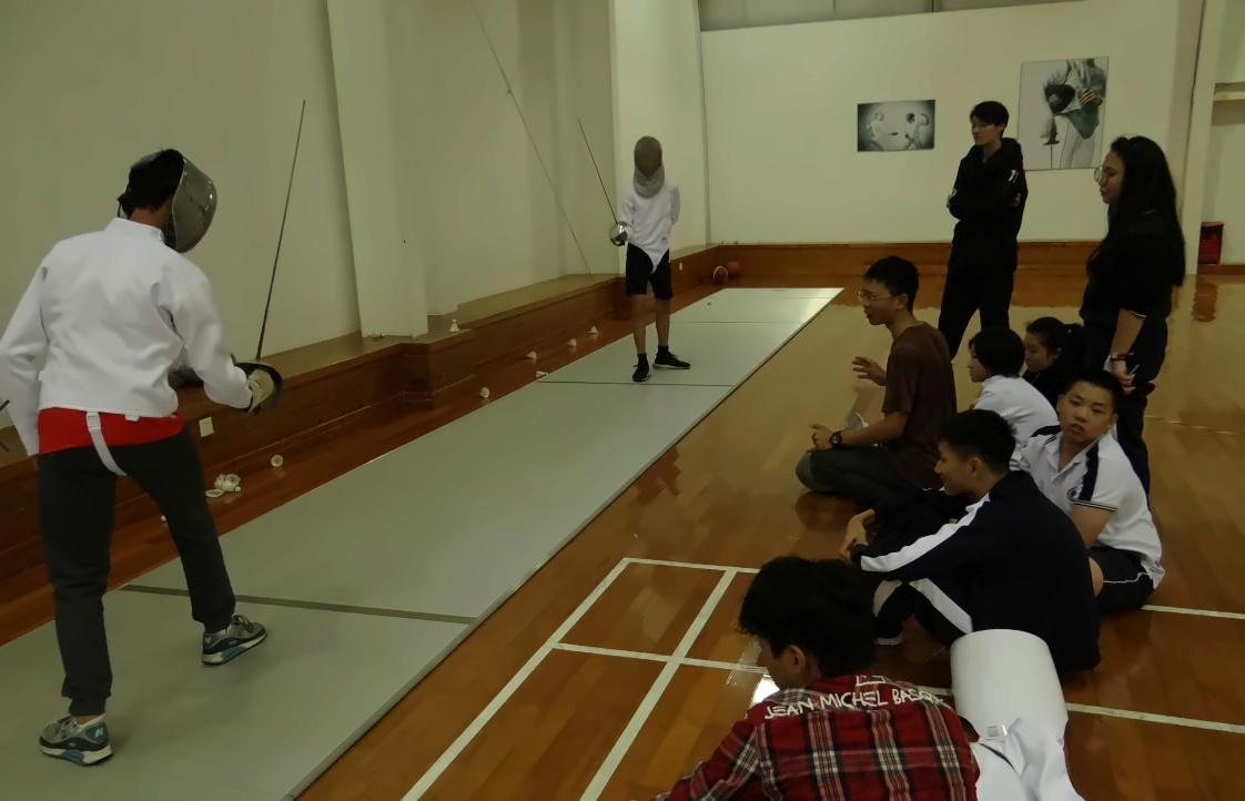 美华学校美国威睿达思国际课程中心击剑课.jpg