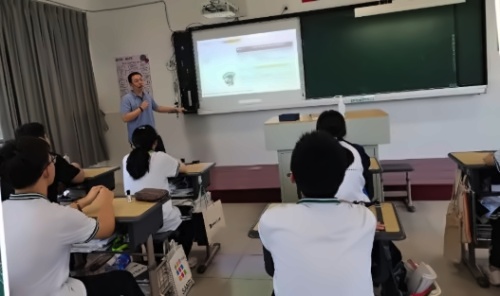 常州市平陵高级中学双语班课堂