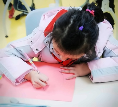 湖州帕丁顿双语学校孩子们的校园生活：爱心圈
