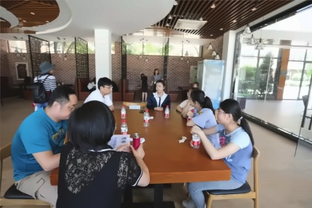 句容碧桂园学校探校日一对一.jpg