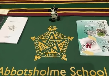 英国阿博茨霍尔姆学校.jpg