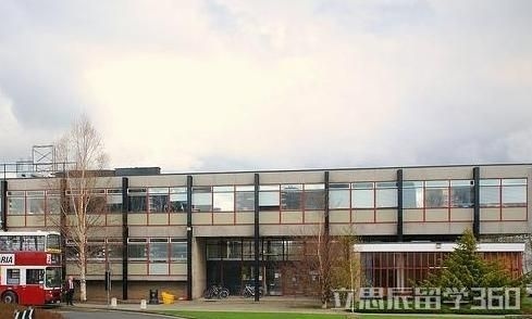 伯恩茅斯大学
