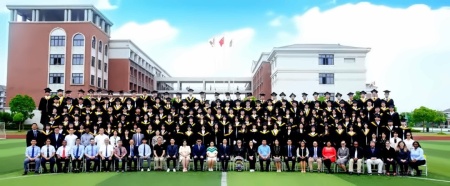 上海枫叶2021届高中毕业生.jpg