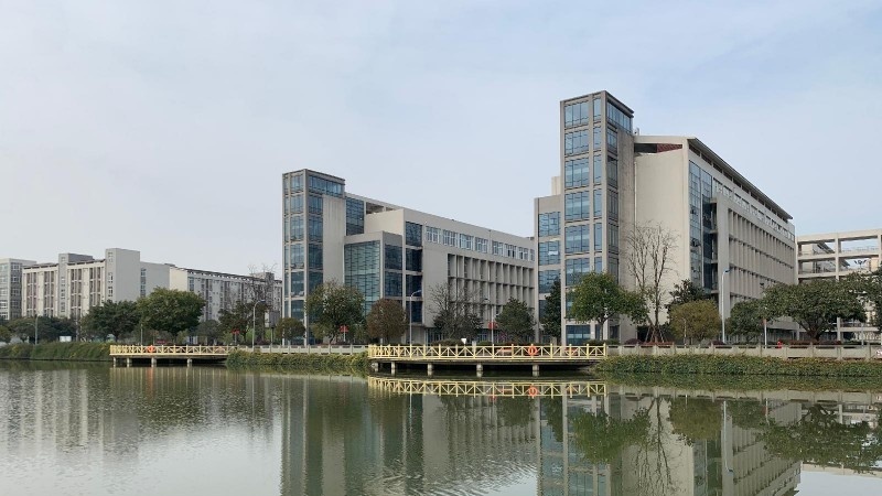 德阳科贸职业学院