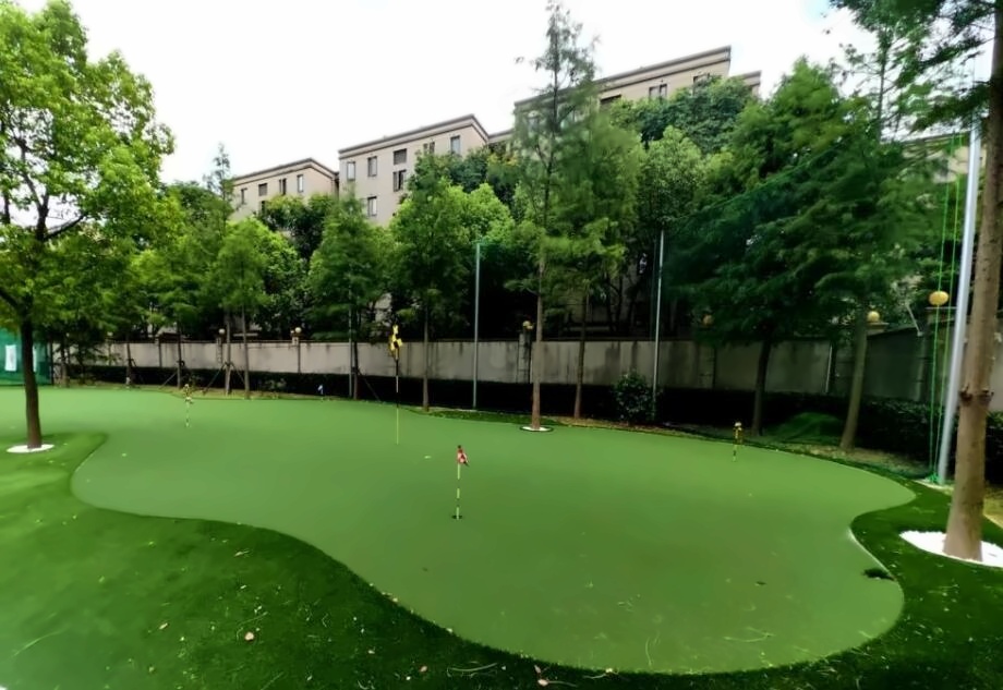 上海存志学校融合部高尔夫场地.jpg