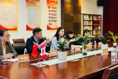 加拿大BC省高貴林教育局代表來訪中加楓華國際學校