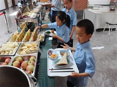 餐饮