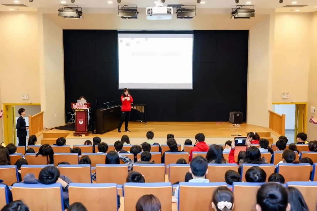 上海德英乐学院顺利举办期末学生大会.jpg