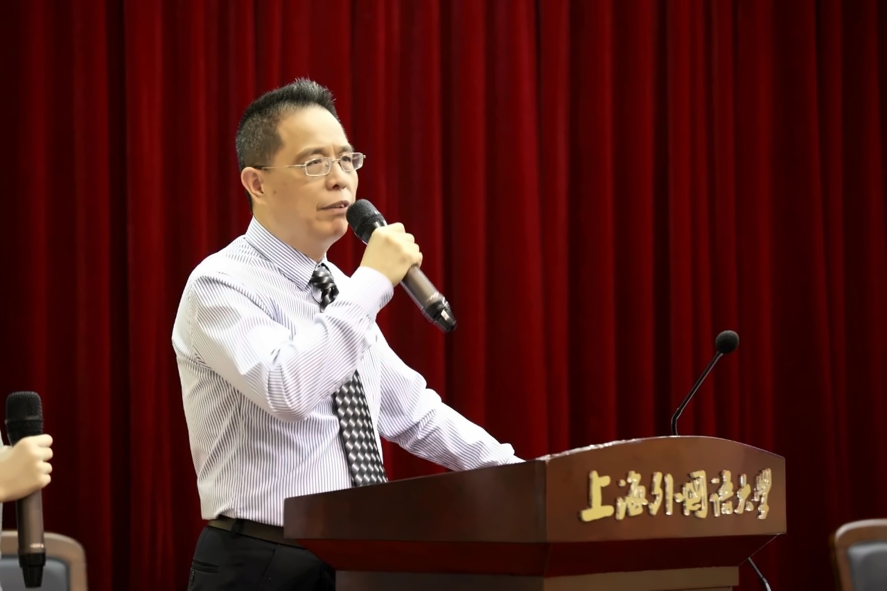 黄利鸣校长.jpg