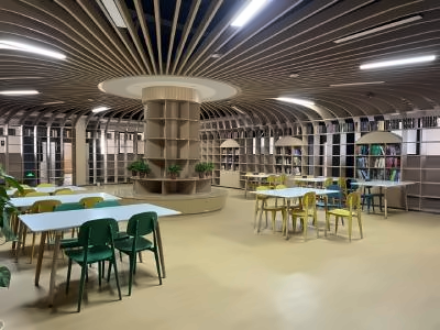 深圳市美中学校ROSSO国际部图书馆