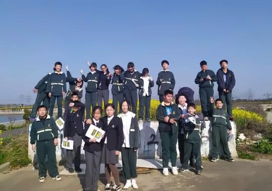 学生合影.jpg