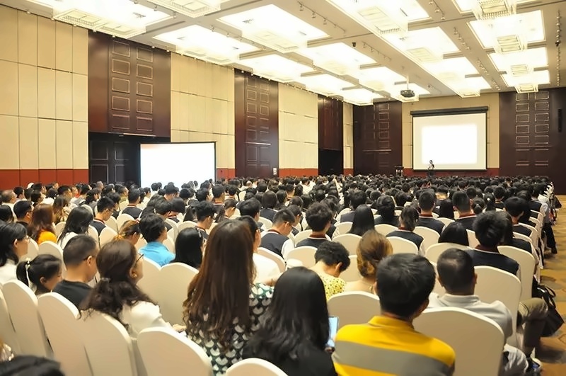 光华剑桥2019Pre年级新生代表金同学发言现场.jpg