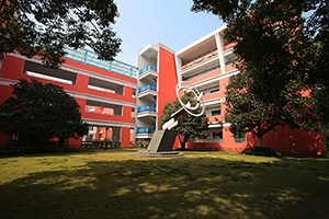 上海罗斯德国际高中校园一角