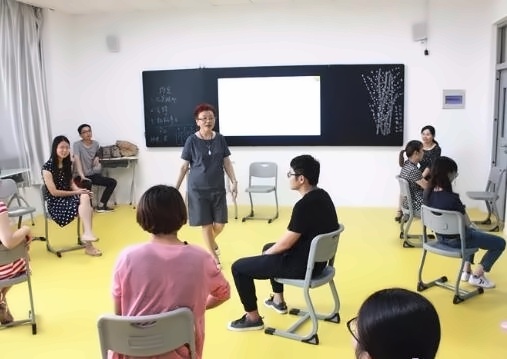 抢椅子.jpg