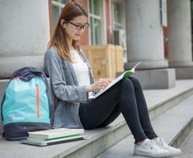 对服装表演等专业感兴趣的学生