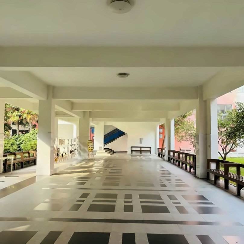 罗斯德上海新和校区2.jpg