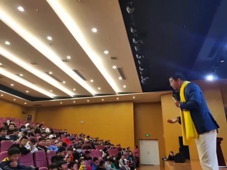 中加楓華國際學校小學部家長講座.jpg