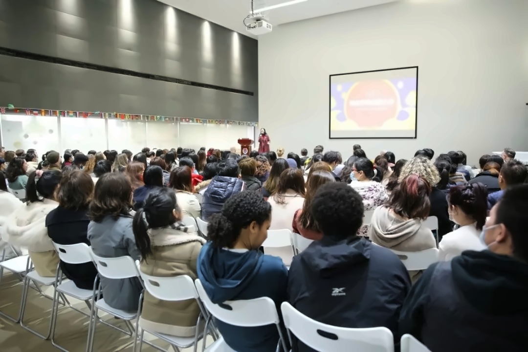 上海德英乐学院顺利召开2021春季学期全员大会.jpg
