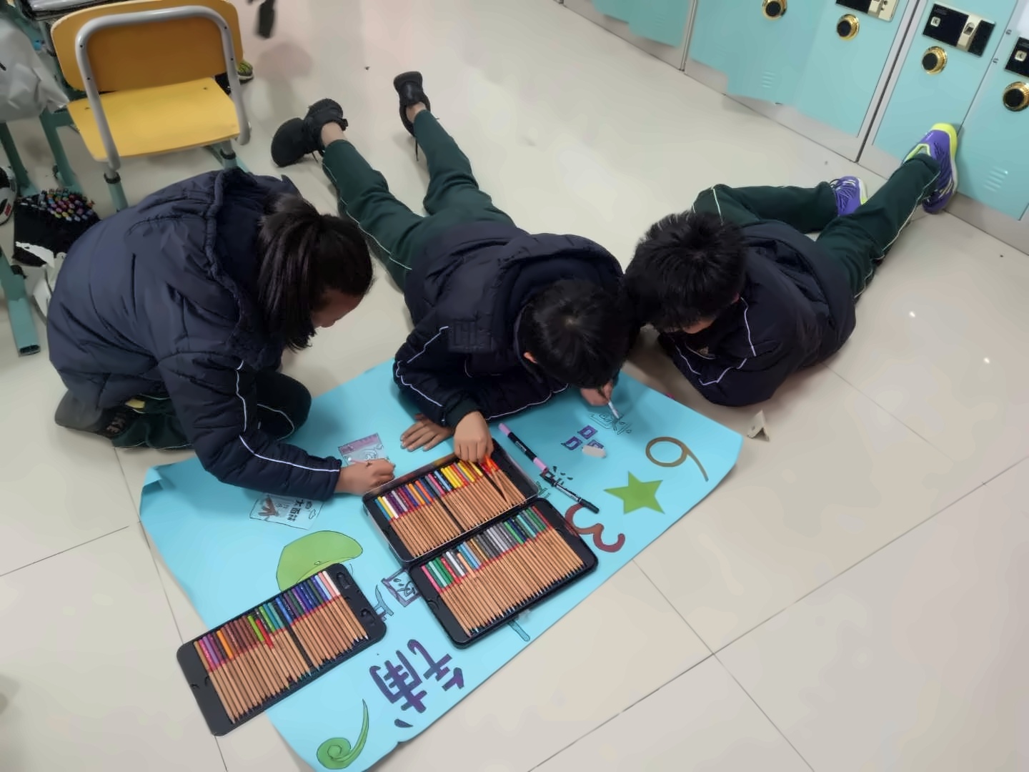 上海枫叶国际学校成功举办新年大集活动.jpg