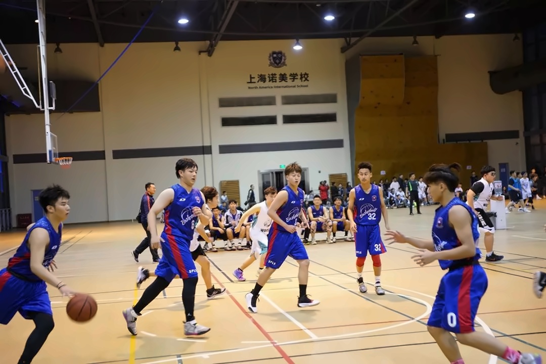 上师大附二外男篮齐心协力创佳绩.jpg