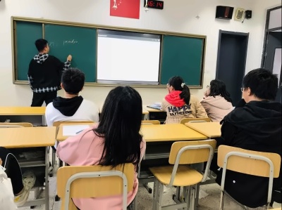 省泰中国际部天文社.jpg