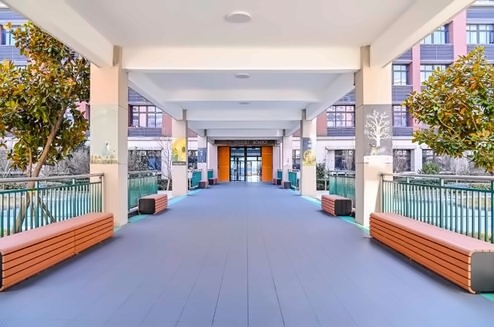 上海枫叶国际学校高中部.jpg