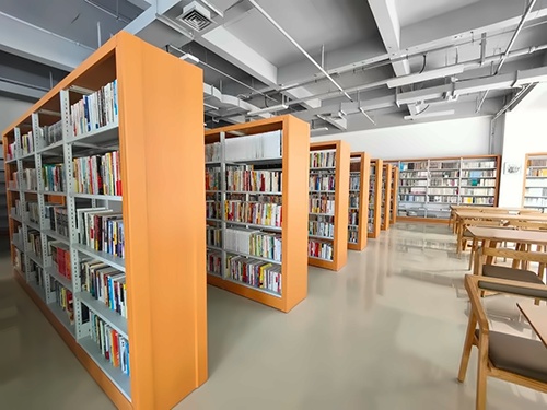 上海林国荣学校图书馆