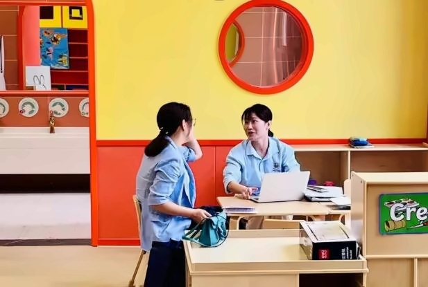 苏州美高学校幼儿园主教与家长1V1面谈了解学生状况
