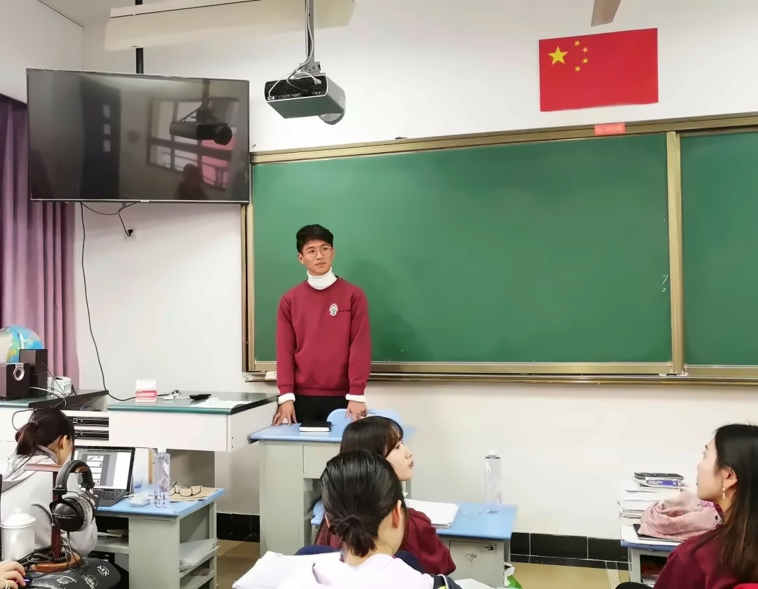 合理使用电子产品.jpg