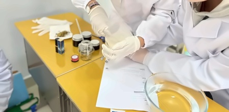 制作香薰蜡烛