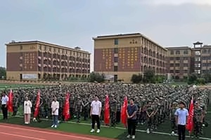 平原县精英高级中学学校环境