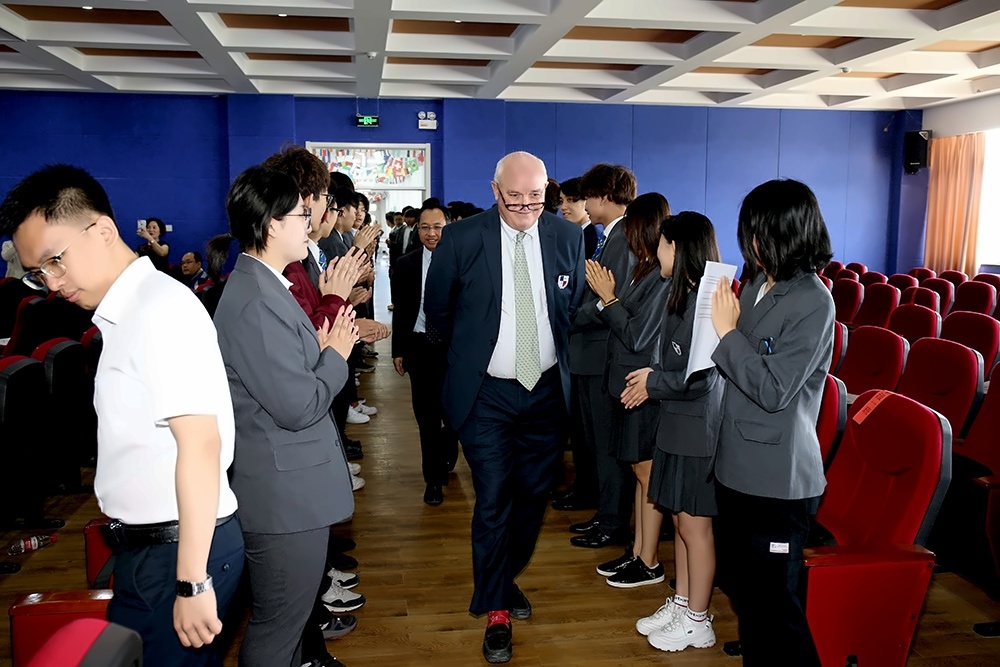 中育贝拉国际高中