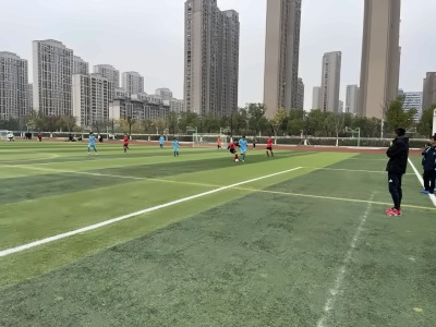中加楓華初中部足球隊再戰吳江區“區長杯”聯賽.jpg