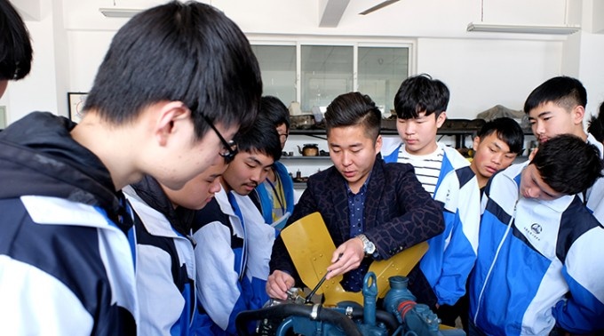 成都铁路工程学校2017年春季学期正常开学行课