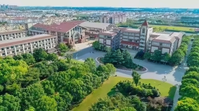 上师大天华学院国际高中部.jpg