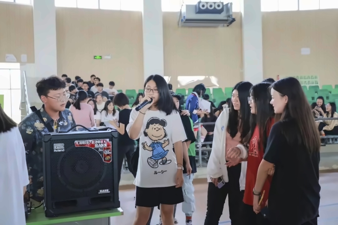卡拉OK社現場嗨歌.jpg
