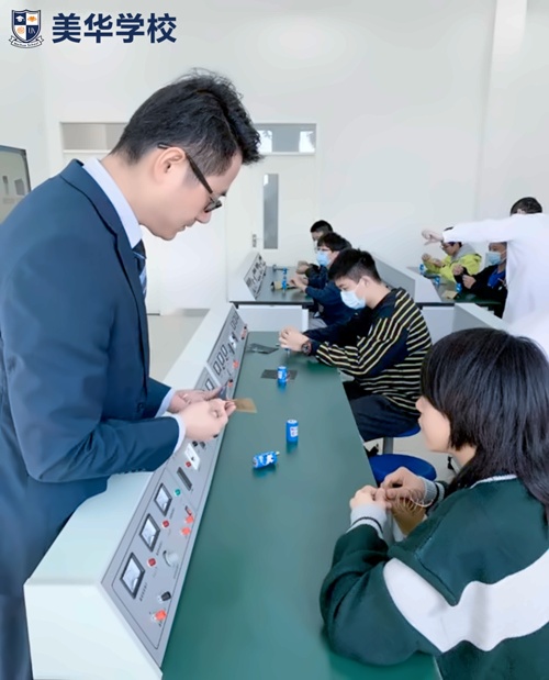 美华学校课堂