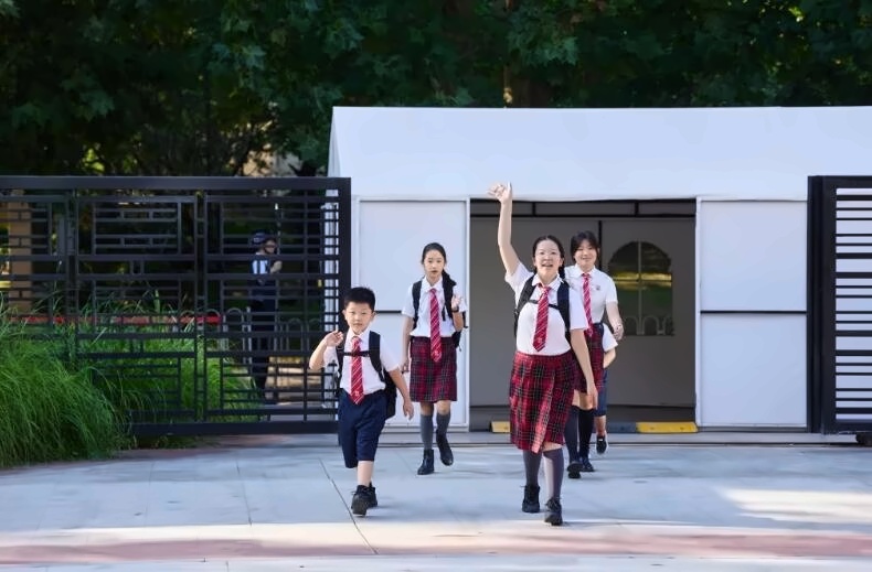 北京德闳学校开学2.jpg