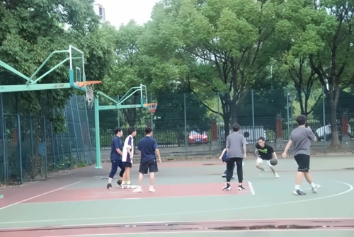 張家港梁豐高級中學(xué)國際學(xué)院籃球課
